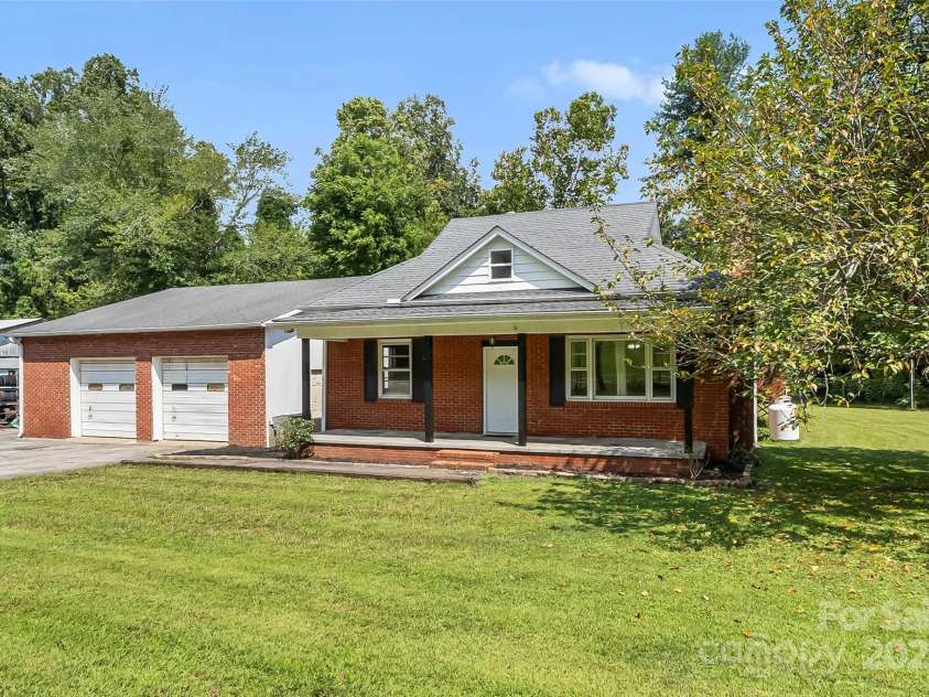 194 Virginia Drive, Marion, NC 28752.  MLS# CAR4299829, YatesRealty ID 2008. 