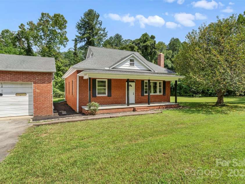 194 Virginia Drive, Marion, NC 28752.  MLS# CAR4299829, YatesRealty ID 2008. 