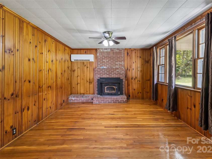 194 Virginia Drive, Marion, NC 28752.  MLS# CAR4299829, YatesRealty ID 2008. 