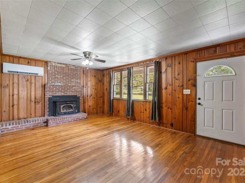 194 Virginia Drive, Marion, NC 28752.  MLS# CAR4299829, YatesRealty ID 2008. 