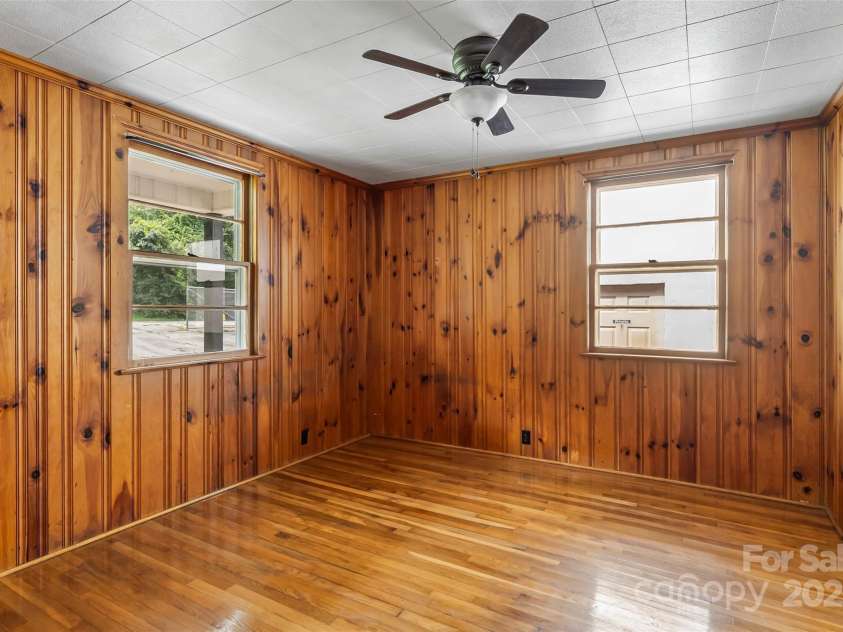 194 Virginia Drive, Marion, NC 28752.  MLS# CAR4299829, YatesRealty ID 2008. 