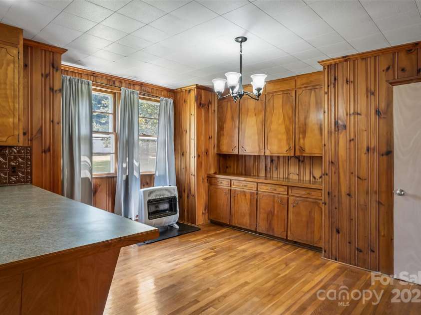 194 Virginia Drive, Marion, NC 28752.  MLS# CAR4299829, YatesRealty ID 2008. 