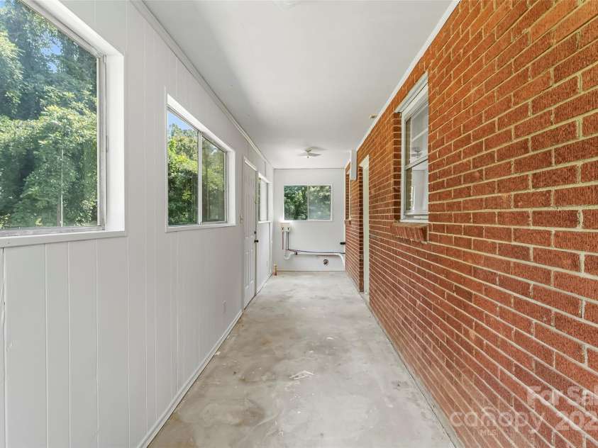 194 Virginia Drive, Marion, NC 28752.  MLS# CAR4299829, YatesRealty ID 2008. 