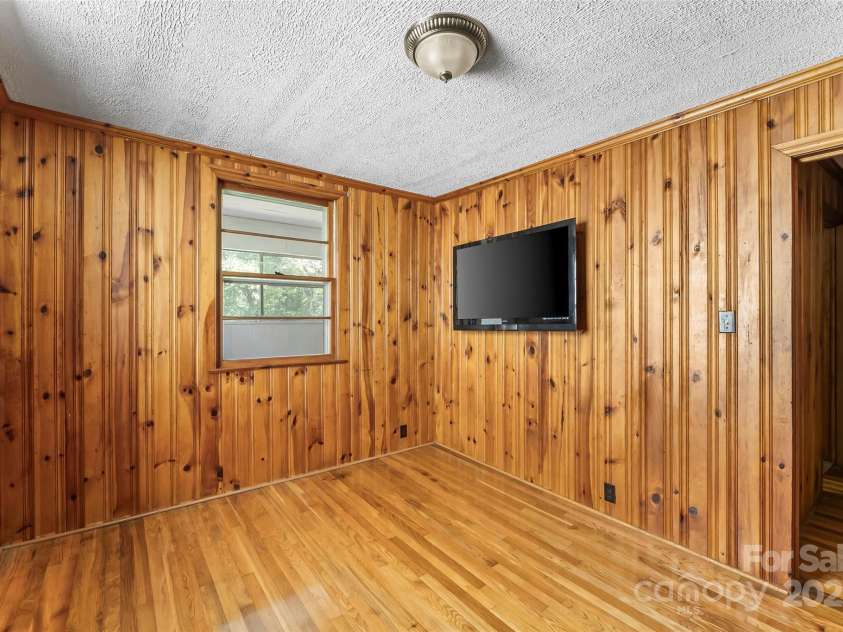 194 Virginia Drive, Marion, NC 28752.  MLS# CAR4299829, YatesRealty ID 2008. 