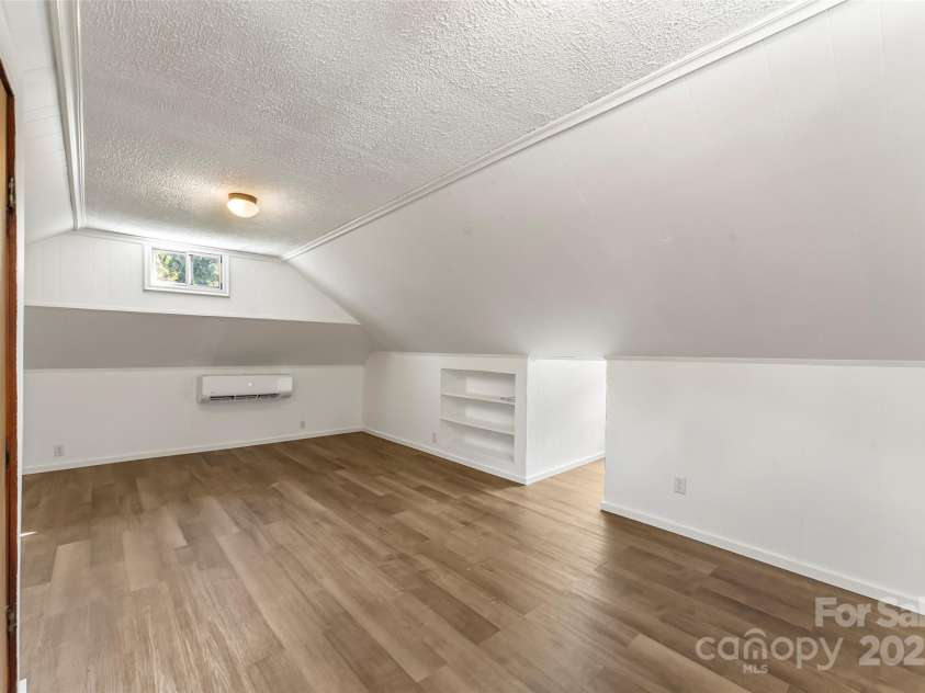 194 Virginia Drive, Marion, NC 28752.  MLS# CAR4299829, YatesRealty ID 2008. 