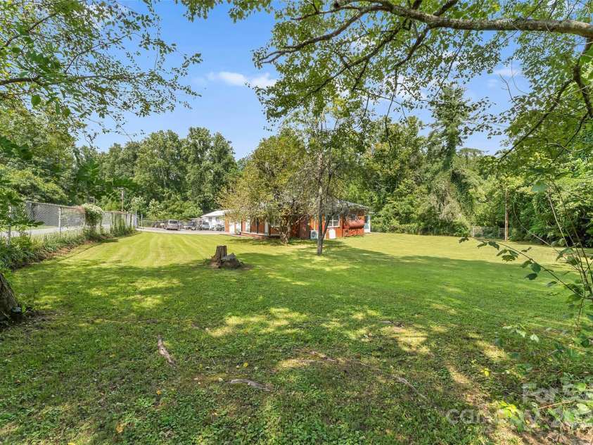 194 Virginia Drive, Marion, NC 28752.  MLS# CAR4299829, YatesRealty ID 2008. 