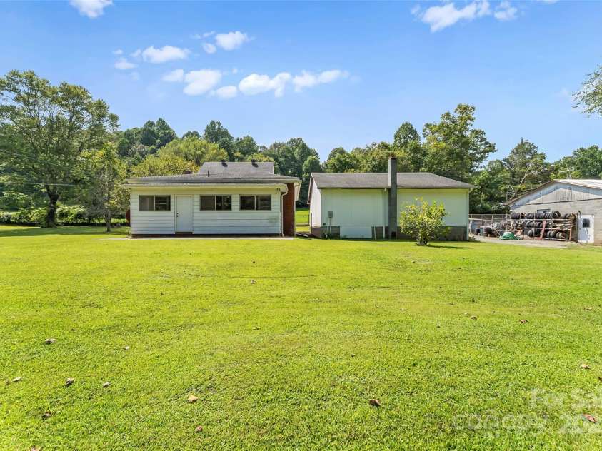 194 Virginia Drive, Marion, NC 28752.  MLS# CAR4299829, YatesRealty ID 2008. 