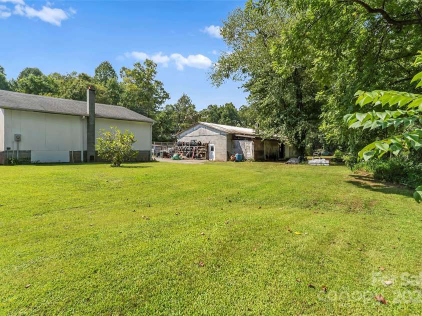 194 Virginia Drive, Marion, NC 28752.  MLS# CAR4299829, YatesRealty ID 2008. 
