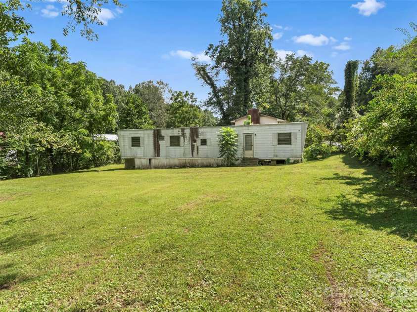 194 Virginia Drive, Marion, NC 28752.  MLS# CAR4299829, YatesRealty ID 2008. 