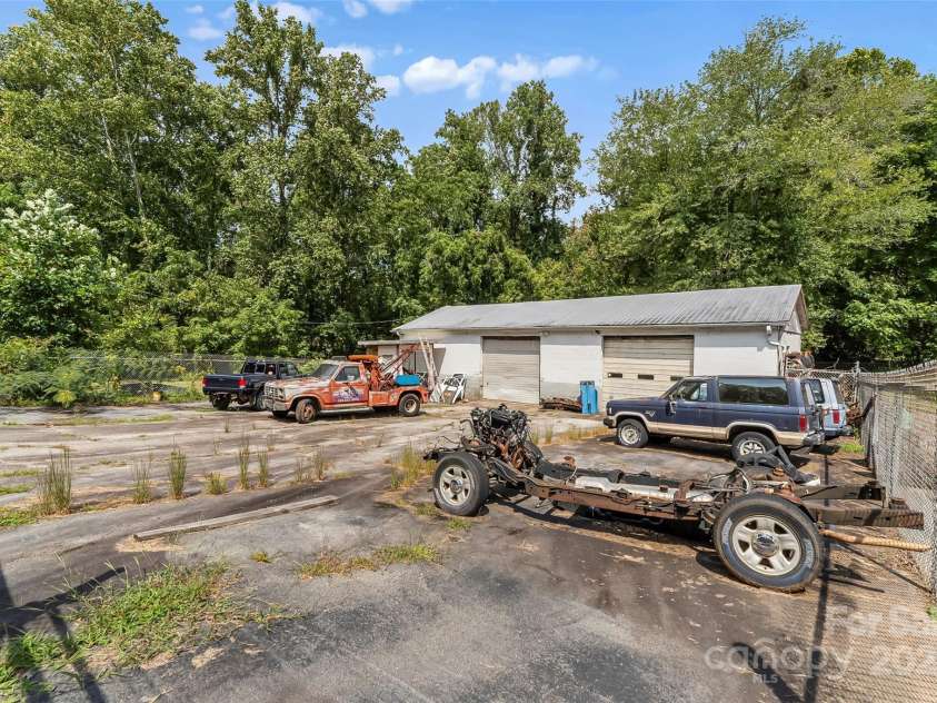 194 Virginia Drive, Marion, NC 28752.  MLS# CAR4299829, YatesRealty ID 2008. 