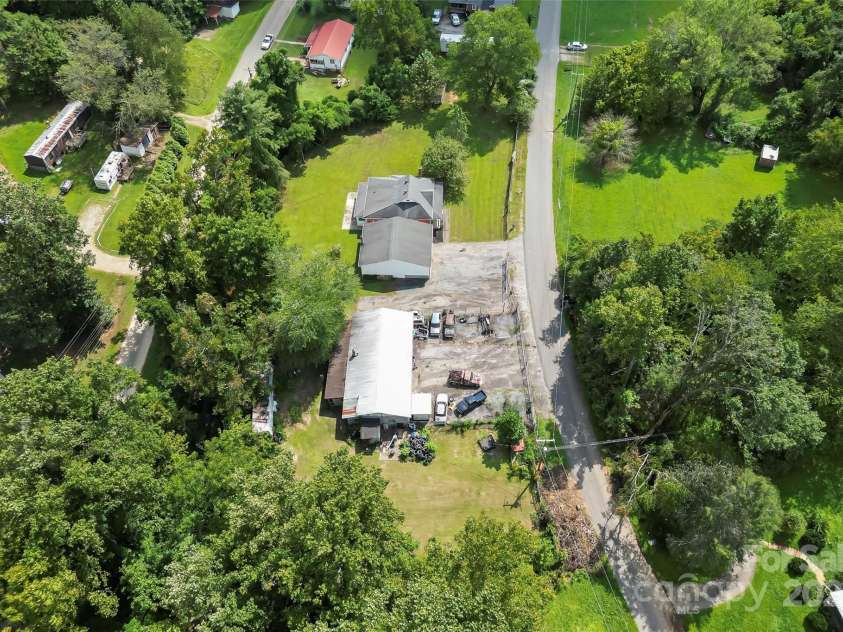 194 Virginia Drive, Marion, NC 28752.  MLS# CAR4299829, YatesRealty ID 2008. 