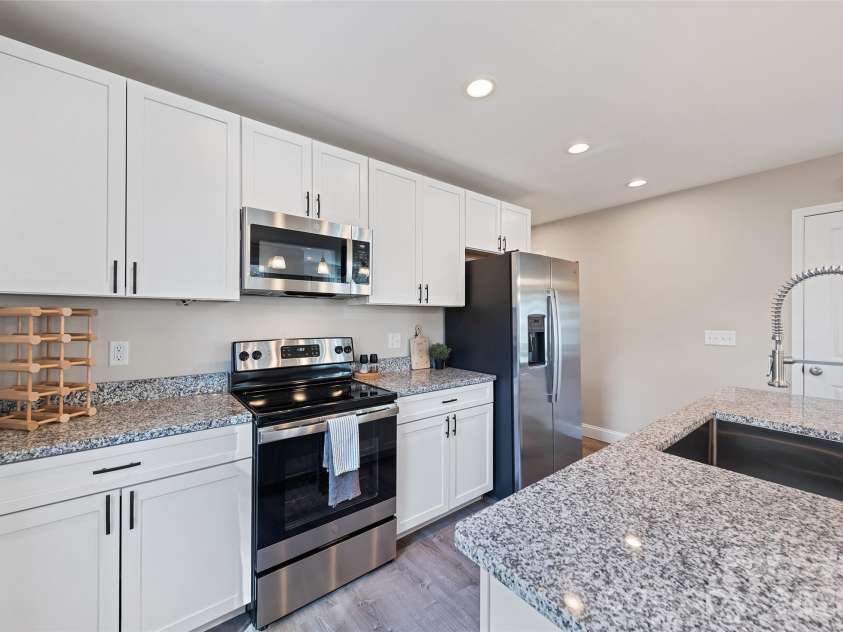 687 Holtzclaw Road, Canton, NC 28716.  MLS# CAR4315869, YatesRealty ID 2008. Kitchen