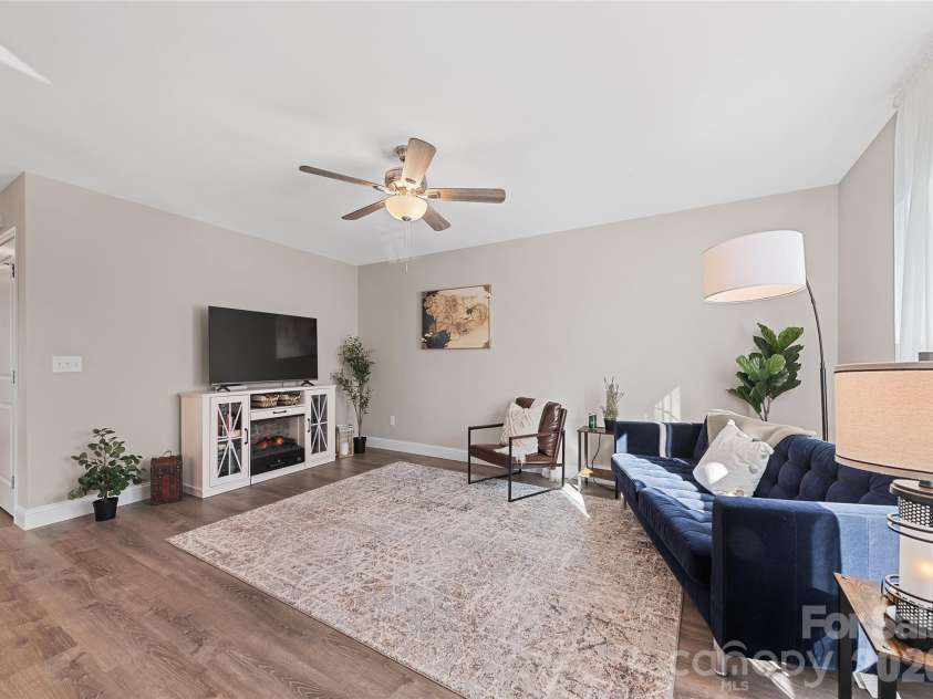 687 Holtzclaw Road, Canton, NC 28716.  MLS# CAR4315869, YatesRealty ID 2008. Living Room