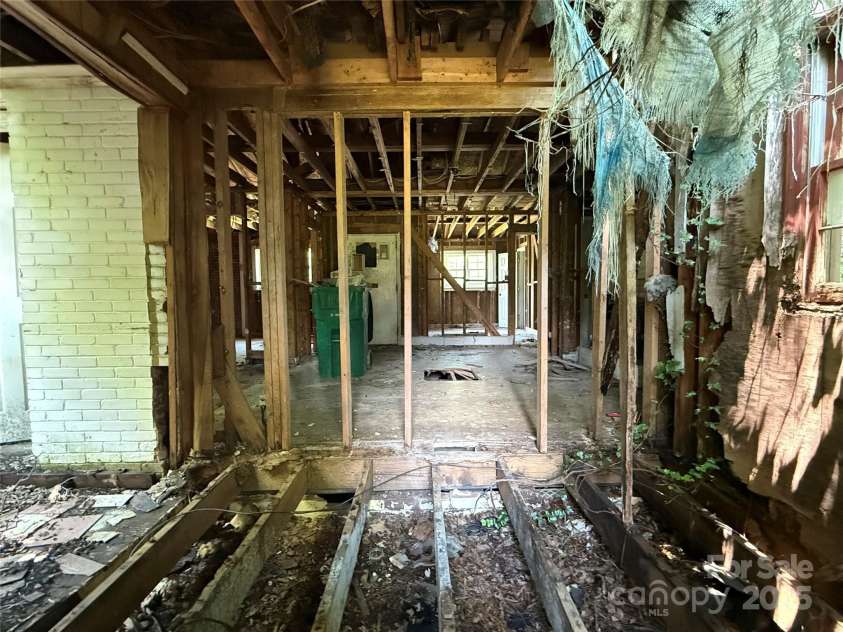 1317 Moretz Avenue, Charlotte, NC 28206.  MLS# CAR4270180, YatesRealty ID 20080. 