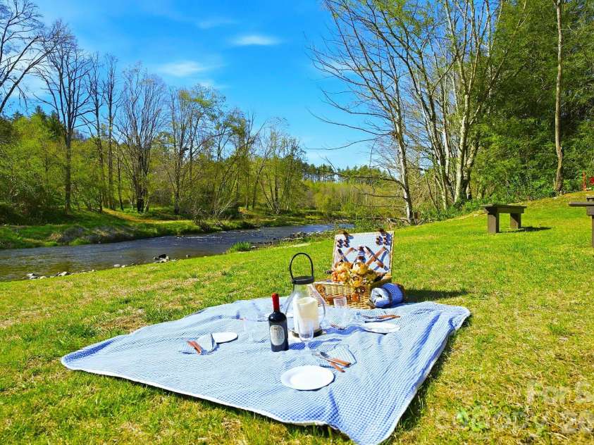 8186 NC 183 Highway, Linville Falls, NC 28657.  MLS# CAR4375147, YatesRealty ID 20080. 