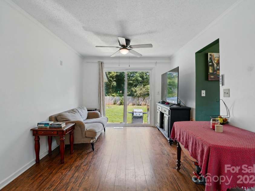 6718 Pueblo Lane, Charlotte, NC 28227.  MLS# CAR4265386, YatesRealty ID 20082. 