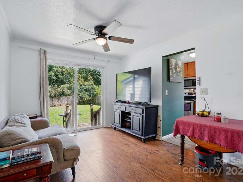 6718 Pueblo Lane, Charlotte, NC 28227.  MLS# CAR4265386, YatesRealty ID 20082. 