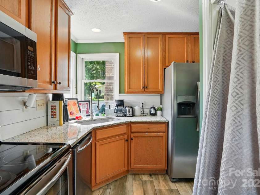 6718 Pueblo Lane, Charlotte, NC 28227.  MLS# CAR4265386, YatesRealty ID 20082. 