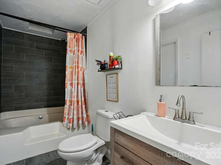 6718 Pueblo Lane, Charlotte, NC 28227.  MLS# CAR4265386, YatesRealty ID 20082. 