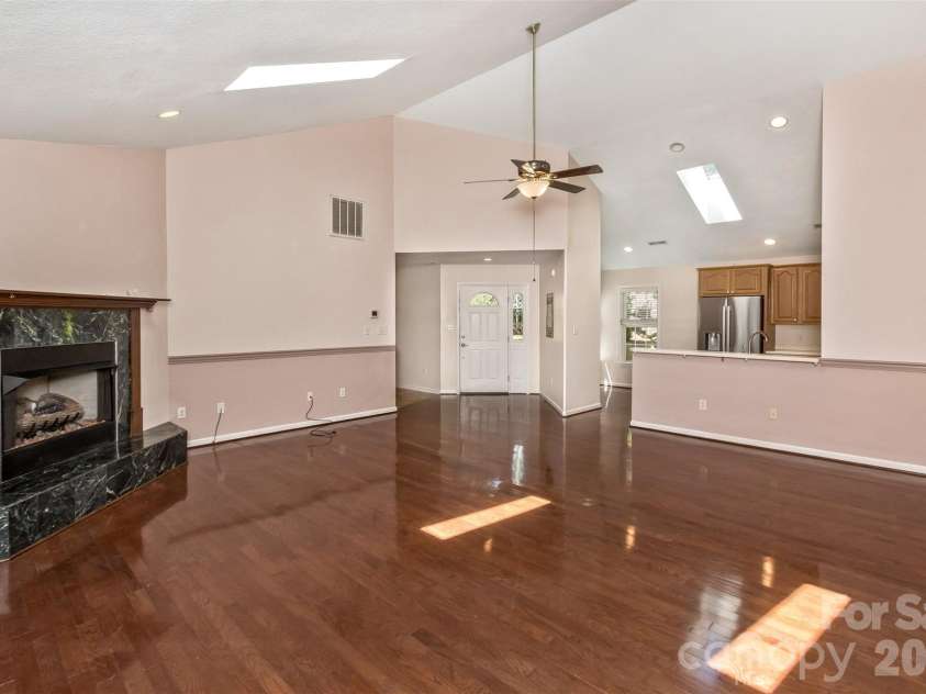 55 Stonebridge Drive, Asheville, NC 28805.  MLS# CAR4379940, YatesRealty ID 20084. Opens up to the kitchen area. Great for entertaining!
