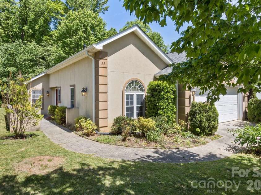 55 Stonebridge Drive, Asheville, NC 28805.  MLS# CAR4379940, YatesRealty ID 20084. Private side entry.