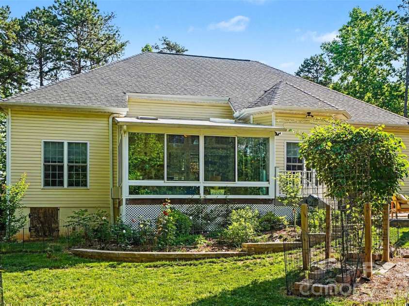 577 Normandy Road, Mooresville, NC 28117.  MLS# CAR4377906, YatesRealty ID 20085. 