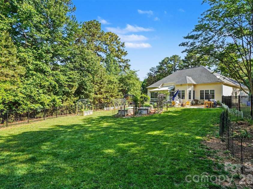 577 Normandy Road, Mooresville, NC 28117.  MLS# CAR4377906, YatesRealty ID 20085. 