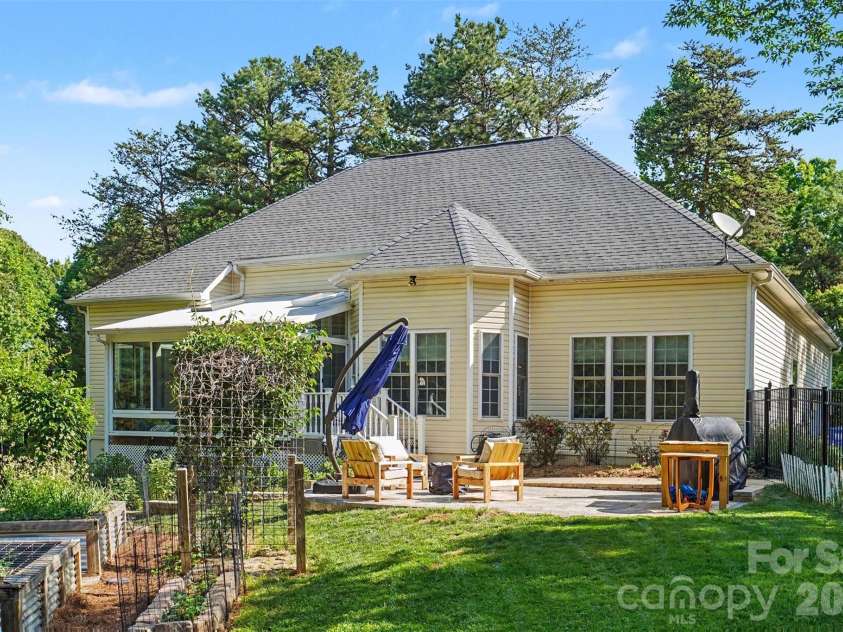 577 Normandy Road, Mooresville, NC 28117.  MLS# CAR4377906, YatesRealty ID 20085. 
