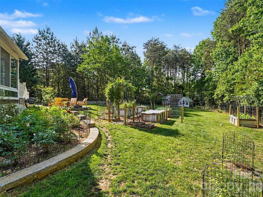 577 Normandy Road, Mooresville, NC 28117.  MLS# CAR4377906, YatesRealty ID 20085. 