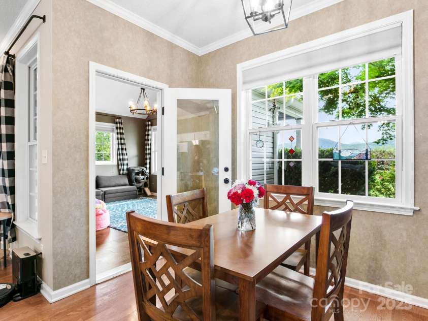 207 Farm Creek Drive, Asheville, NC 28806.  MLS# CAR4251101, YatesRealty ID 20088. 