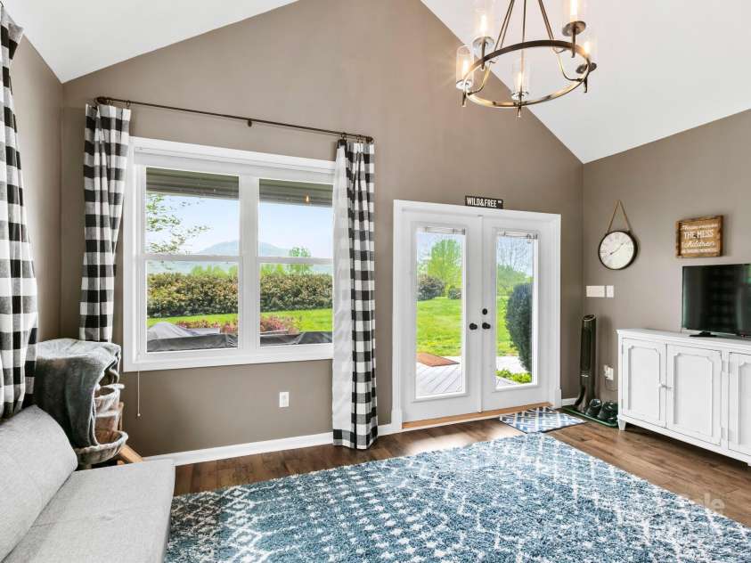 207 Farm Creek Drive, Asheville, NC 28806.  MLS# CAR4251101, YatesRealty ID 20088. 