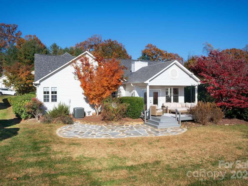 207 Farm Creek Drive, Asheville, NC 28806.  MLS# CAR4320360, YatesRealty ID 20088. Seriously, this home is turnkey and ready for you!