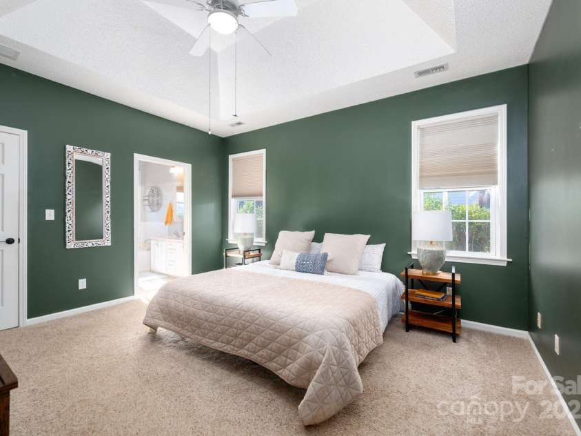 207 Farm Creek Drive, Asheville, NC 28806.  MLS# CAR4320360, YatesRealty ID 20088. Spacious primary gets great light, 