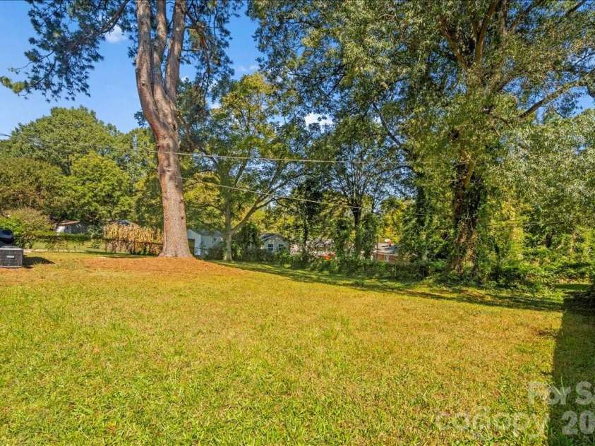 1222 Park Drive, Gastonia, NC 28054.  MLS# CAR4378765, YatesRealty ID 20089. Back yard