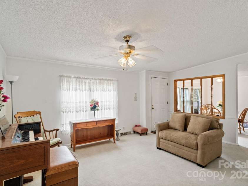 5909 Lake Valley Road, Clover, SC 29710.  MLS# CAR4288971, YatesRealty ID 2009. 