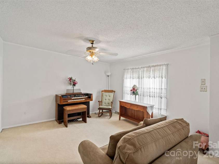 5909 Lake Valley Road, Clover, SC 29710.  MLS# CAR4288971, YatesRealty ID 2009. 