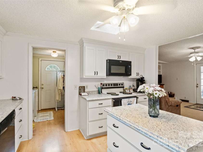 5909 Lake Valley Road, Clover, SC 29710.  MLS# CAR4288971, YatesRealty ID 2009. 