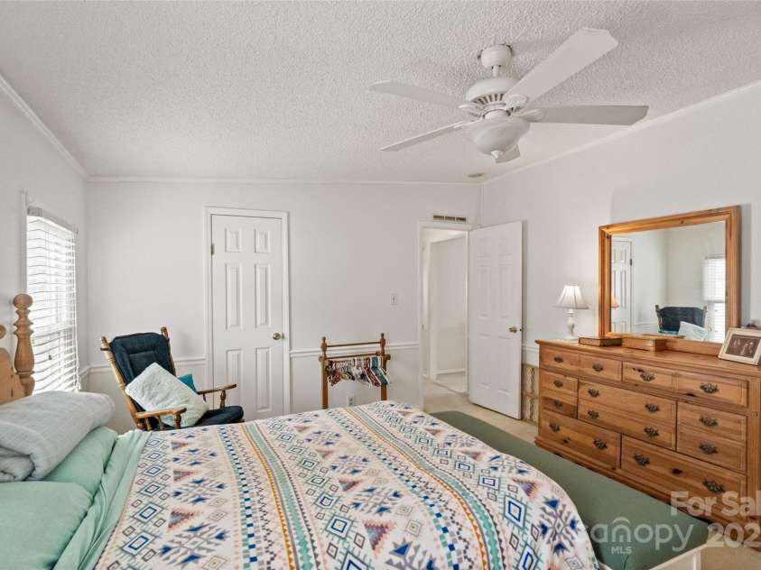 5909 Lake Valley Road, Clover, SC 29710.  MLS# CAR4288971, YatesRealty ID 2009. PRIMARY BEDROOM