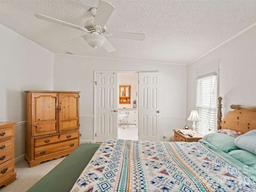 5909 Lake Valley Road, Clover, SC 29710.  MLS# CAR4288971, YatesRealty ID 2009. PRIMARY BEDROOM