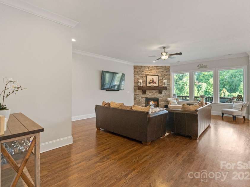 1128 Rosecliff Drive, Waxhaw, NC 28173.  MLS# CAR4296694, YatesRealty ID 20090. 