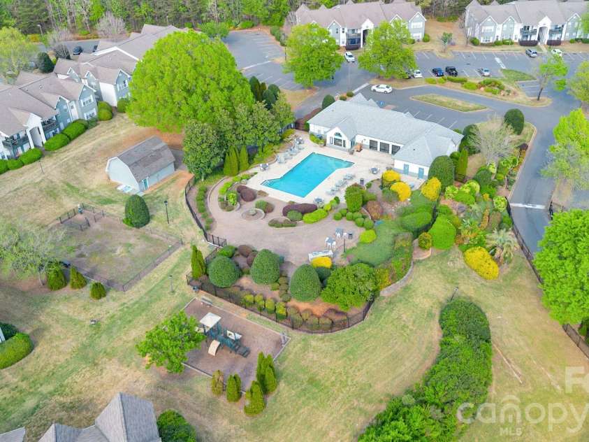4966 Sunset Ridge Court, Charlotte, NC 28269.  MLS# CAR4361442, YatesRealty ID 20090. 