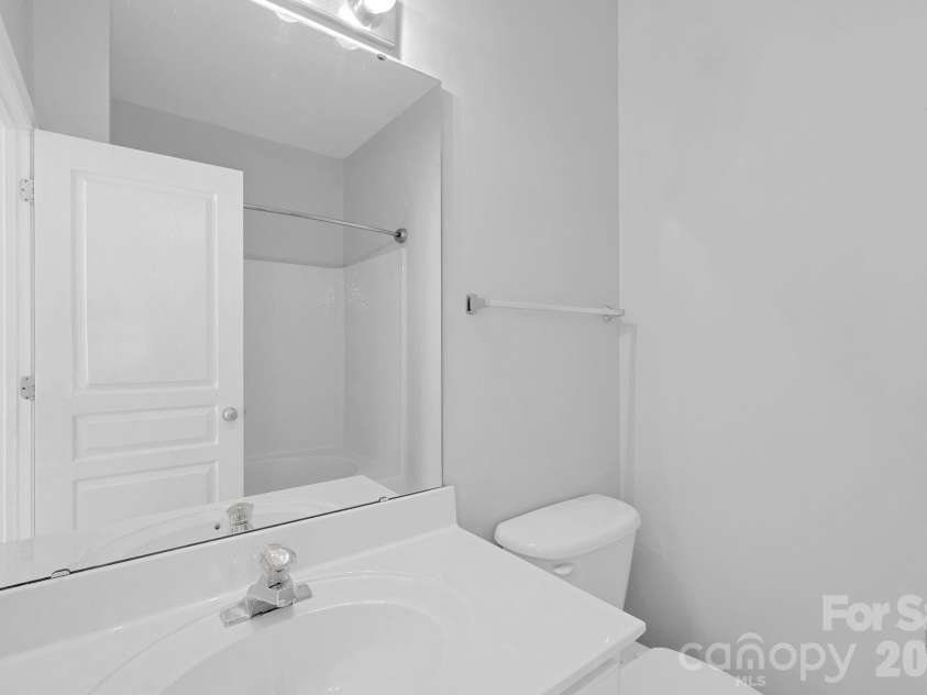 4966 Sunset Ridge Court, Charlotte, NC 28269.  MLS# CAR4361442, YatesRealty ID 20090. Master bath