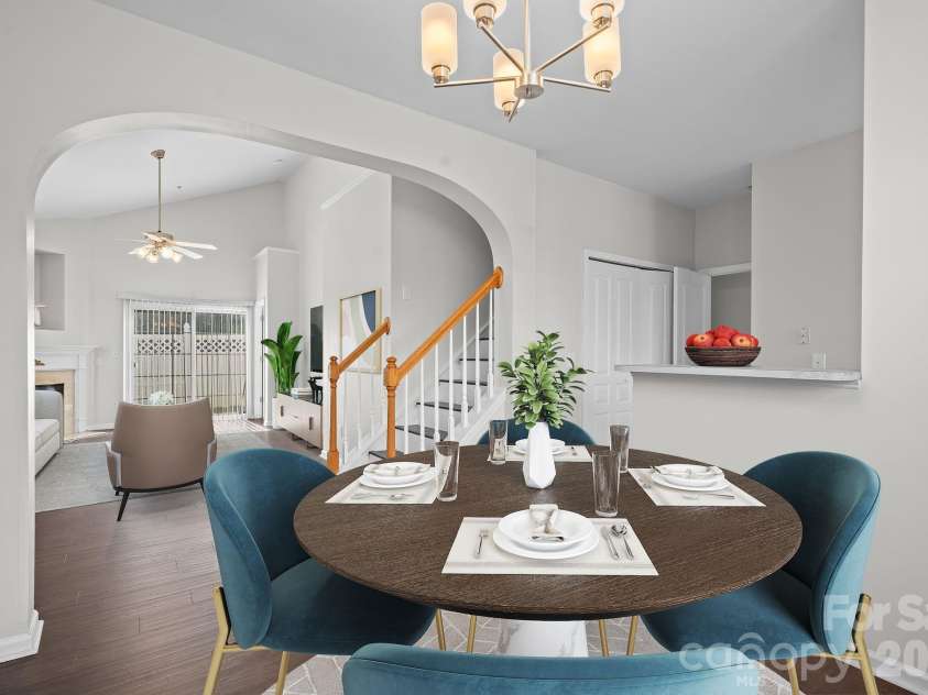 4966 Sunset Ridge Court, Charlotte, NC 28269.  MLS# CAR4361442, YatesRealty ID 20090. Virtual staging