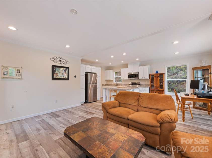 328 Mountain Lion Trail, Maggie Valley, NC 28751.  MLS# CAR4256030, YatesRealty ID 20091. 