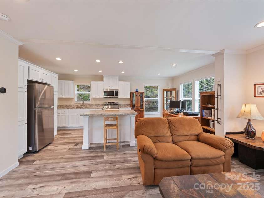 328 Mountain Lion Trail, Maggie Valley, NC 28751.  MLS# CAR4256030, YatesRealty ID 20091. 