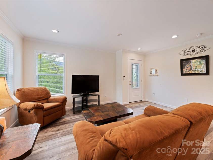 328 Mountain Lion Trail, Maggie Valley, NC 28751.  MLS# CAR4256030, YatesRealty ID 20091. 