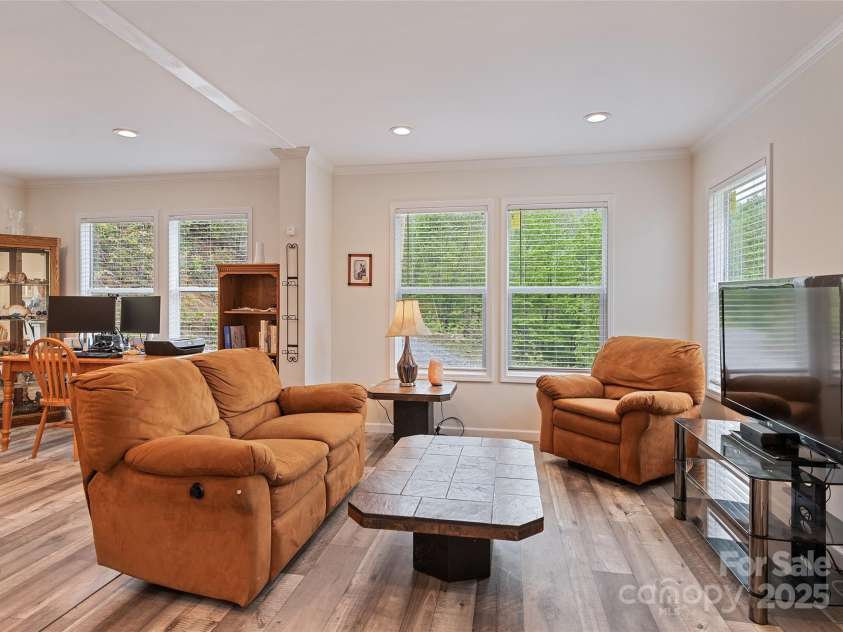 328 Mountain Lion Trail, Maggie Valley, NC 28751.  MLS# CAR4256030, YatesRealty ID 20091. 