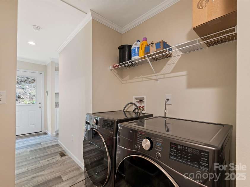 328 Mountain Lion Trail, Maggie Valley, NC 28751.  MLS# CAR4256030, YatesRealty ID 20091. 