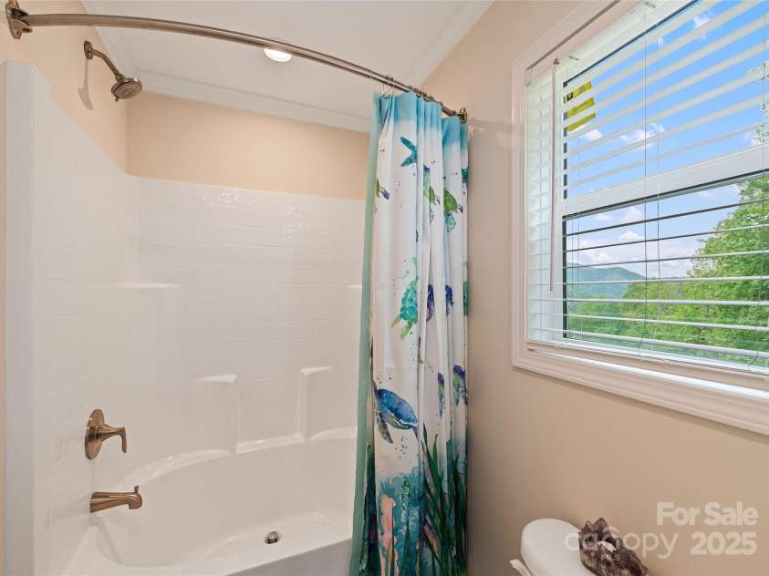 328 Mountain Lion Trail, Maggie Valley, NC 28751.  MLS# CAR4256030, YatesRealty ID 20091. 