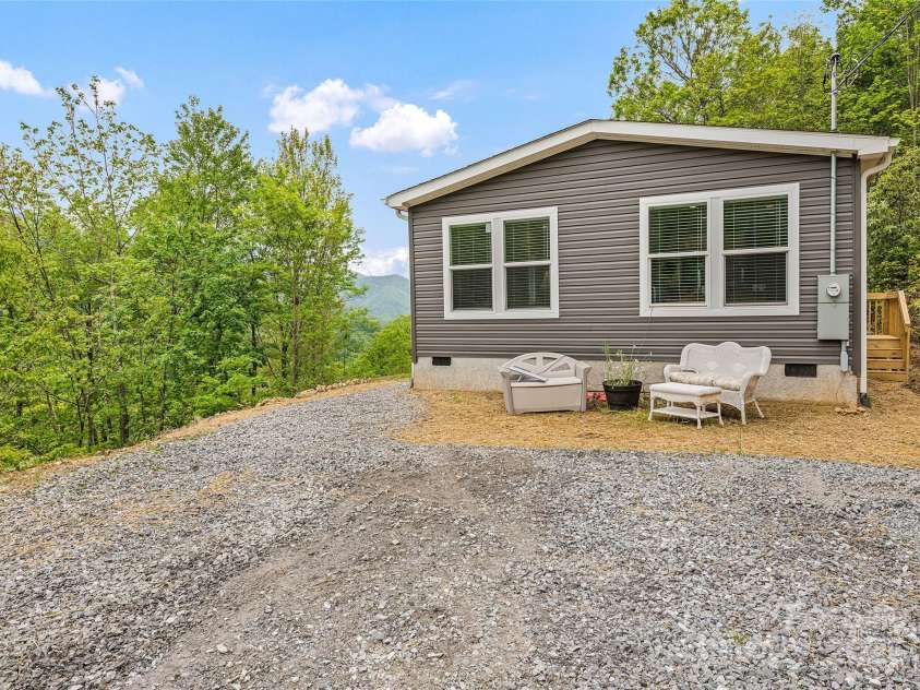 328 Mountain Lion Trail, Maggie Valley, NC 28751.  MLS# CAR4256030, YatesRealty ID 20091. 